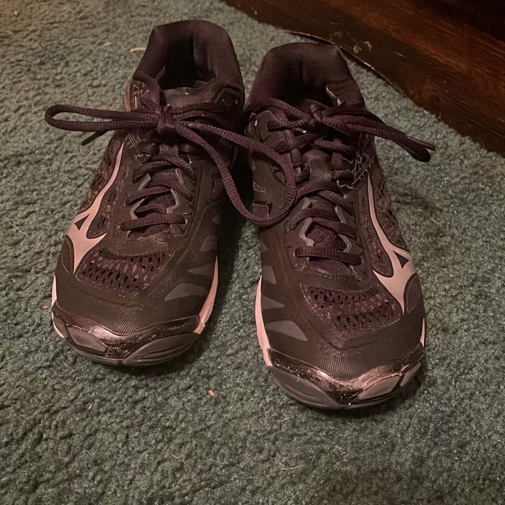 Volleyball shoes